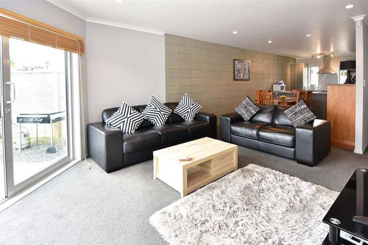 3/925 Whangaparaoa Road Manly_2