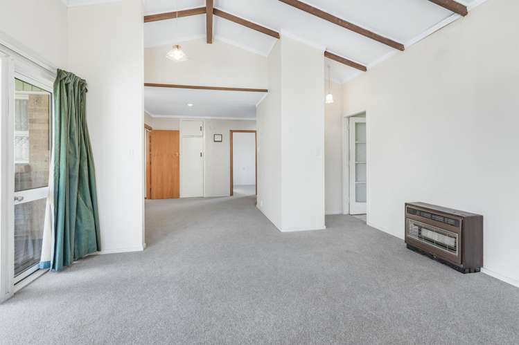 48 Southsea Crescent Silverdale_10