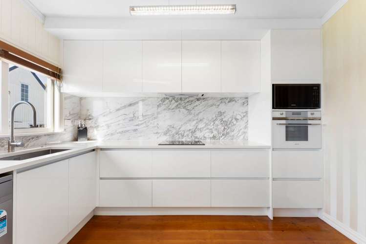 306 Glengarry Road Glen Eden_13