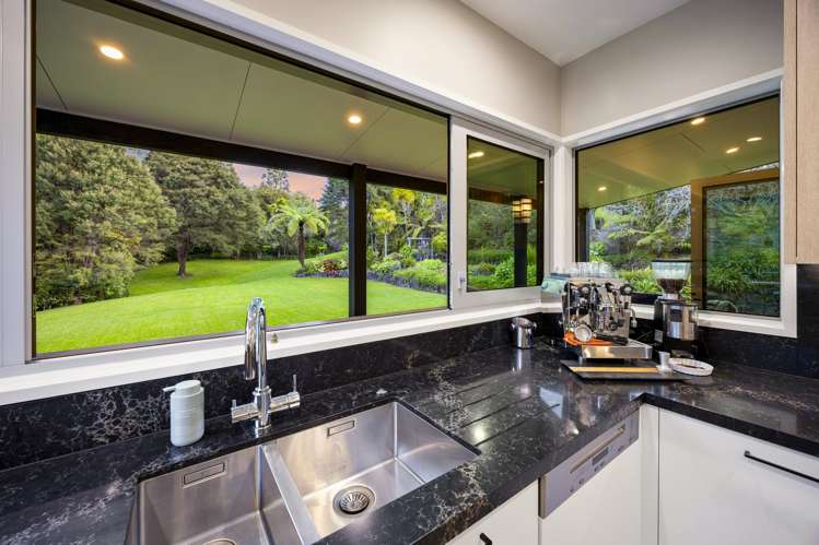 149K Glengarry Road Glen Eden_9