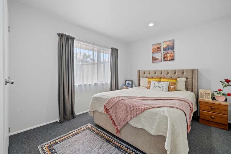 41 Robert Skelton Place Clendon Park_4