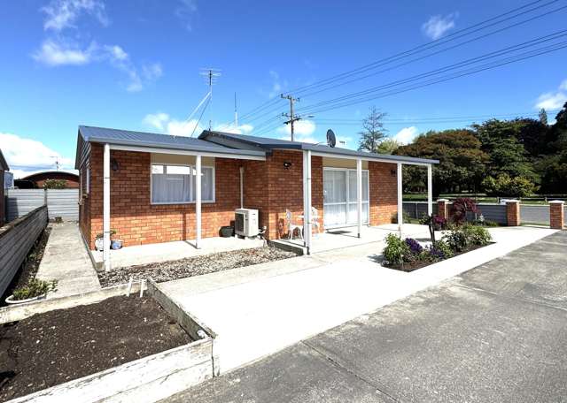 Low-Maintenance Townhouse in Central Location