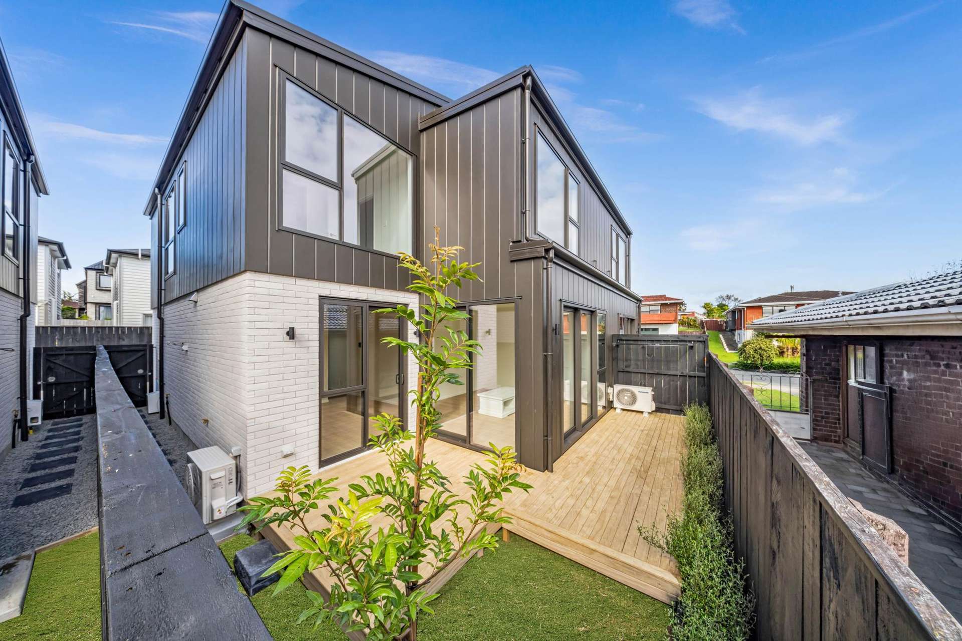2/5 Galloway Crescent Farm Cove_0