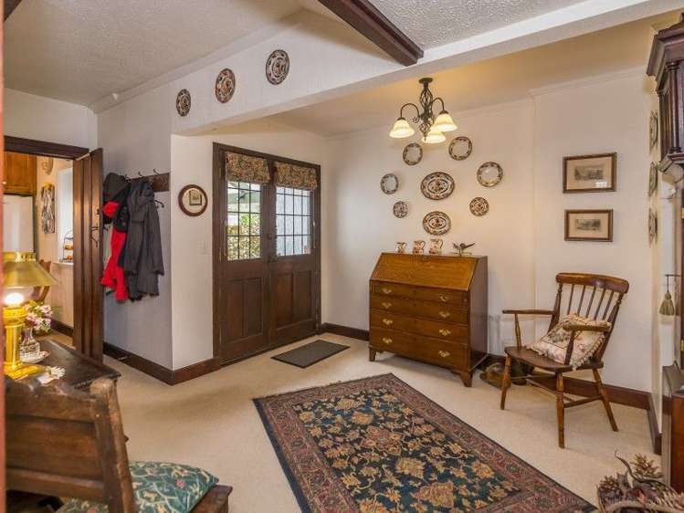 56 Barton Road Heretaunga_3