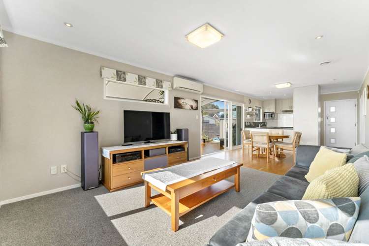 34 Allington Road Massey_10