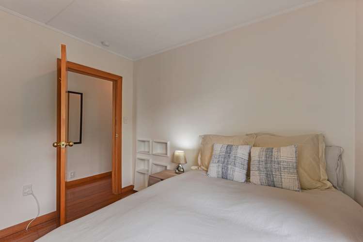 256 The Ridgeway Stoke_13