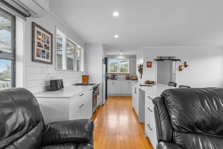 74 Wharf Road Clarks Beach_4