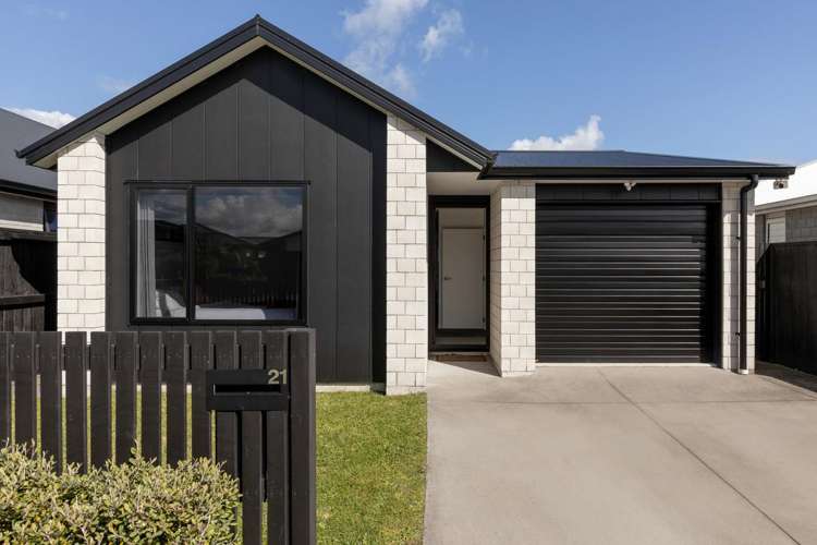 21 Tangaroa Place Poike_2