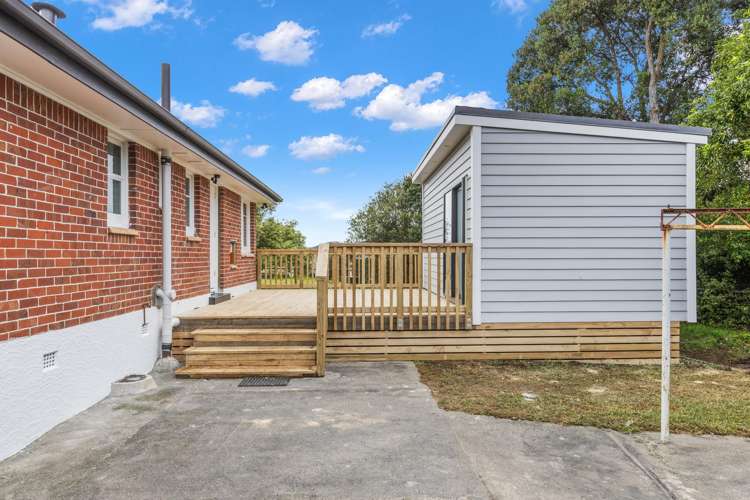8 Malcolm Place Mangere East_15