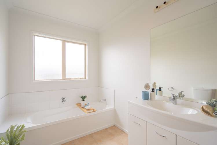 20 Dusky Crescent Aotea_11