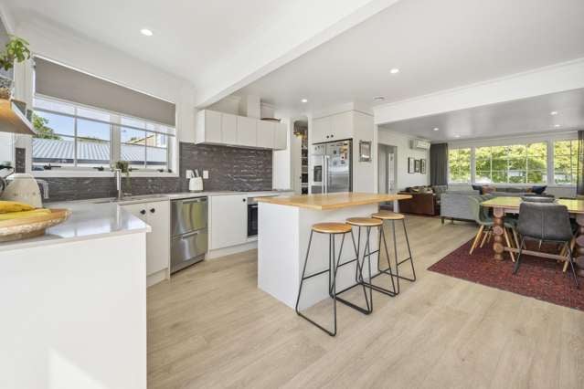 DON'T MISS THIS ONE! 5-BAY GARAGE & STYLISH HOME JUST MINUTES FROM THE CBD!