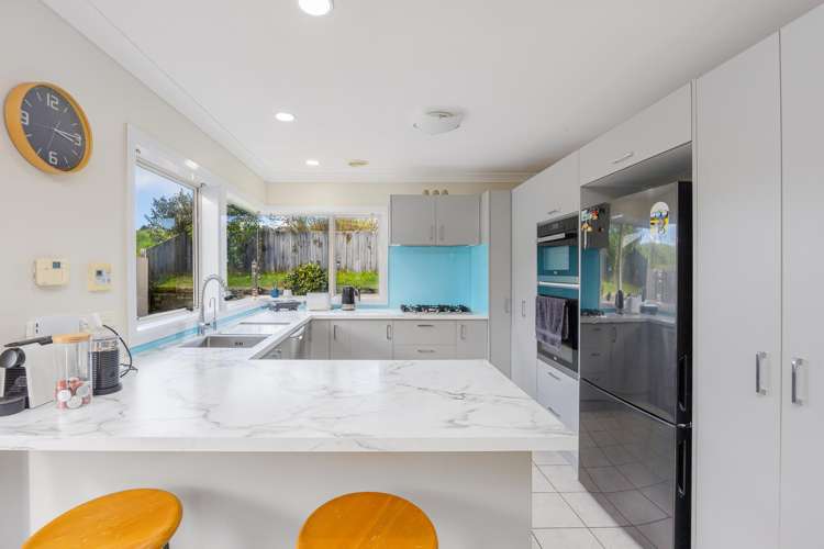 8 Greenway Rise Gulf Harbour_11