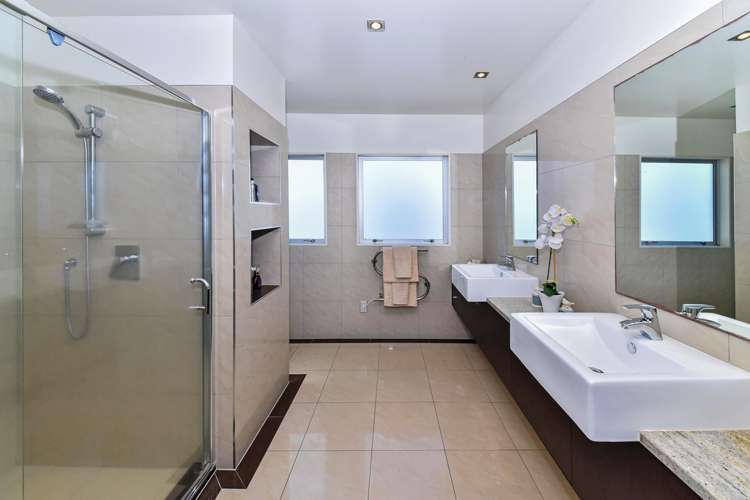 16 Stranraer Crescent Wattle Downs_16