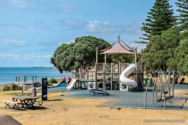 411/4 Bute Road Browns Bay_10