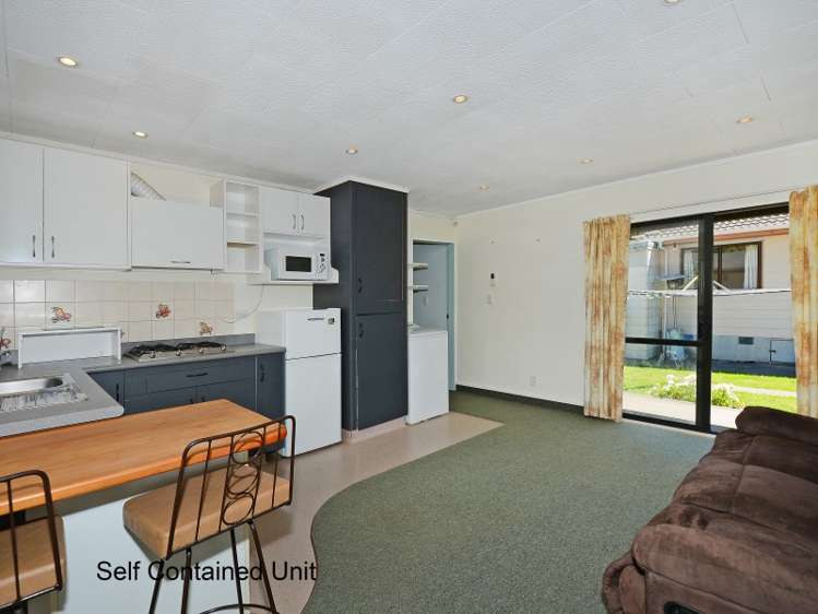 652 Main Road North Te Marua_16