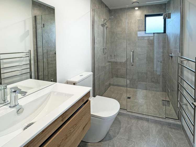 3/131 Simeon St Somerfield_13