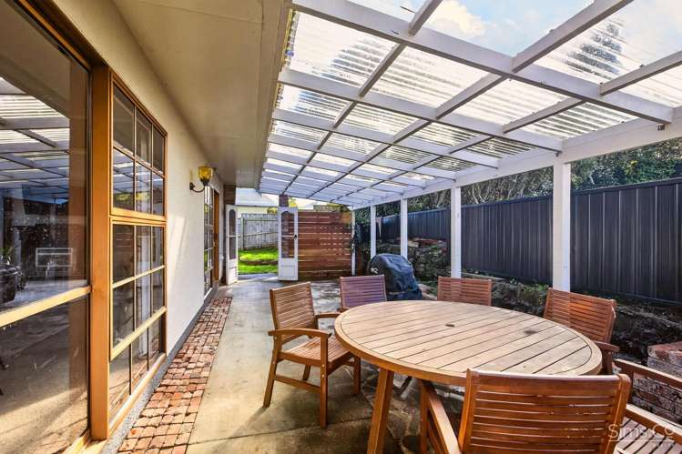 1A Brassey Road Saint Johns Hill_11