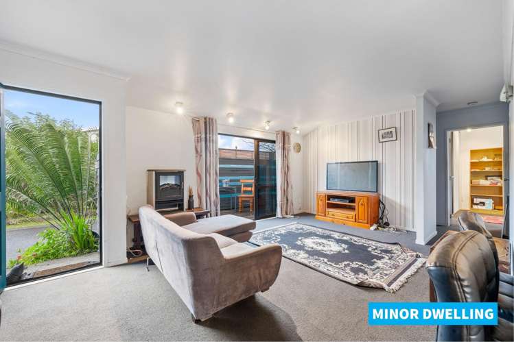 81 Royal Road Massey_22