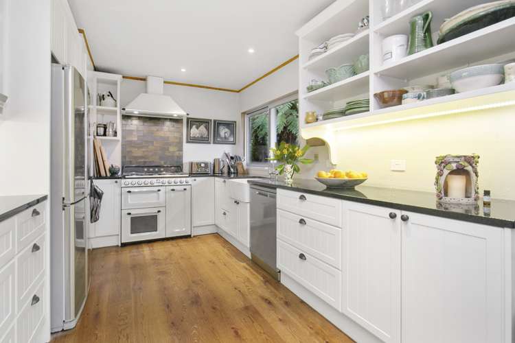 13 Bush Road Waiatarua_9