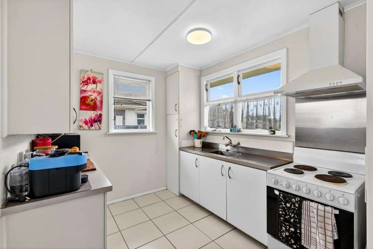 5 Neal Crescent Onekawa_6