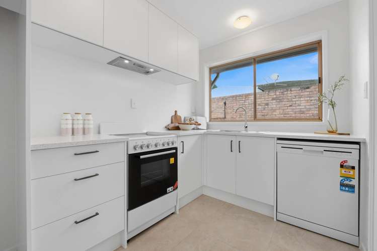 1/103 Glenmore Road Sunnyhills_2