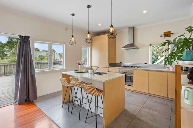 2/73 Keegan Drive Massey_3