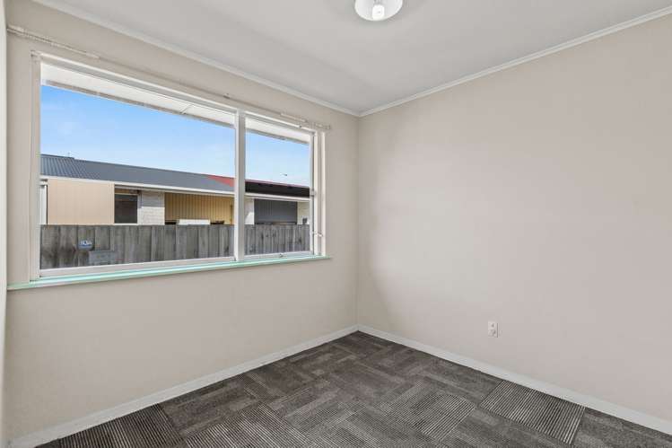 2/759 Ferry Road Woolston_8