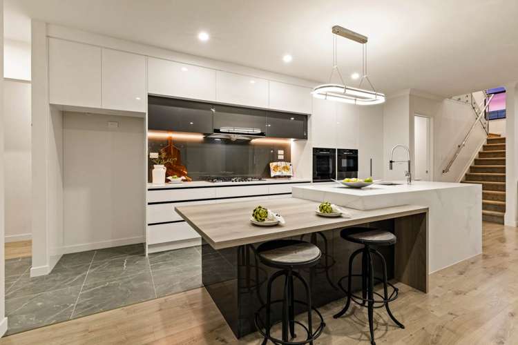 35 Michael Bosher Way Flat Bush_5