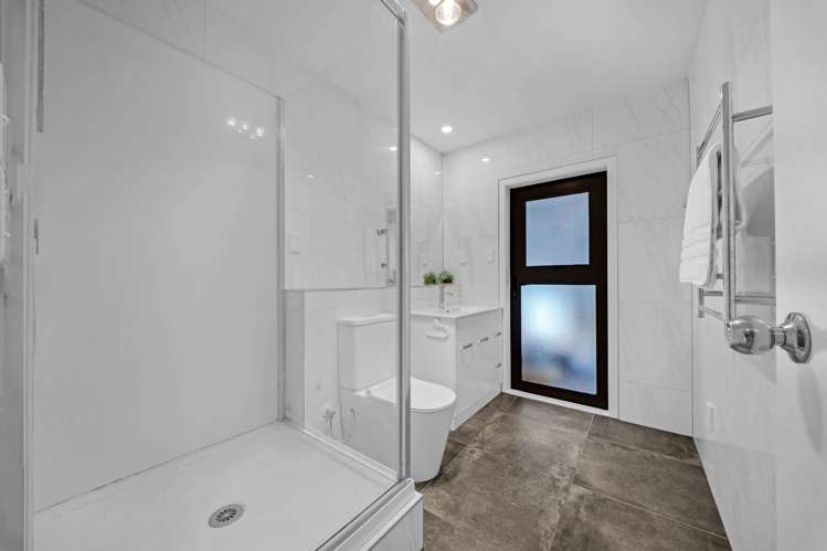 1/4 Crescent Hills Court Northpark_11