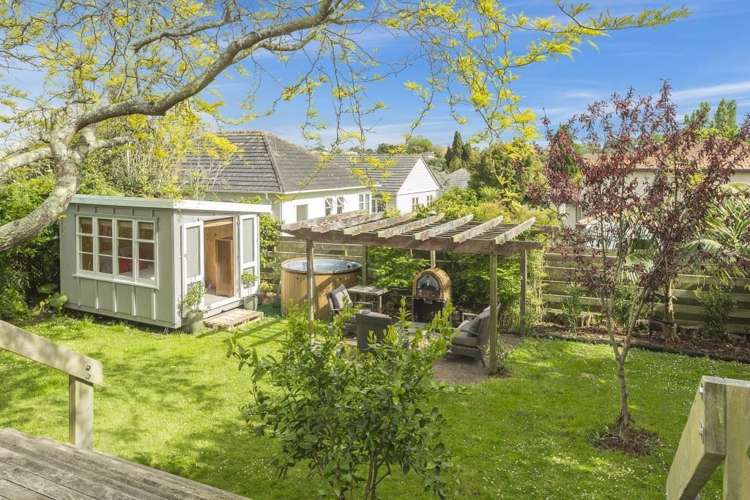 2 Winscombe Street Belmont_0