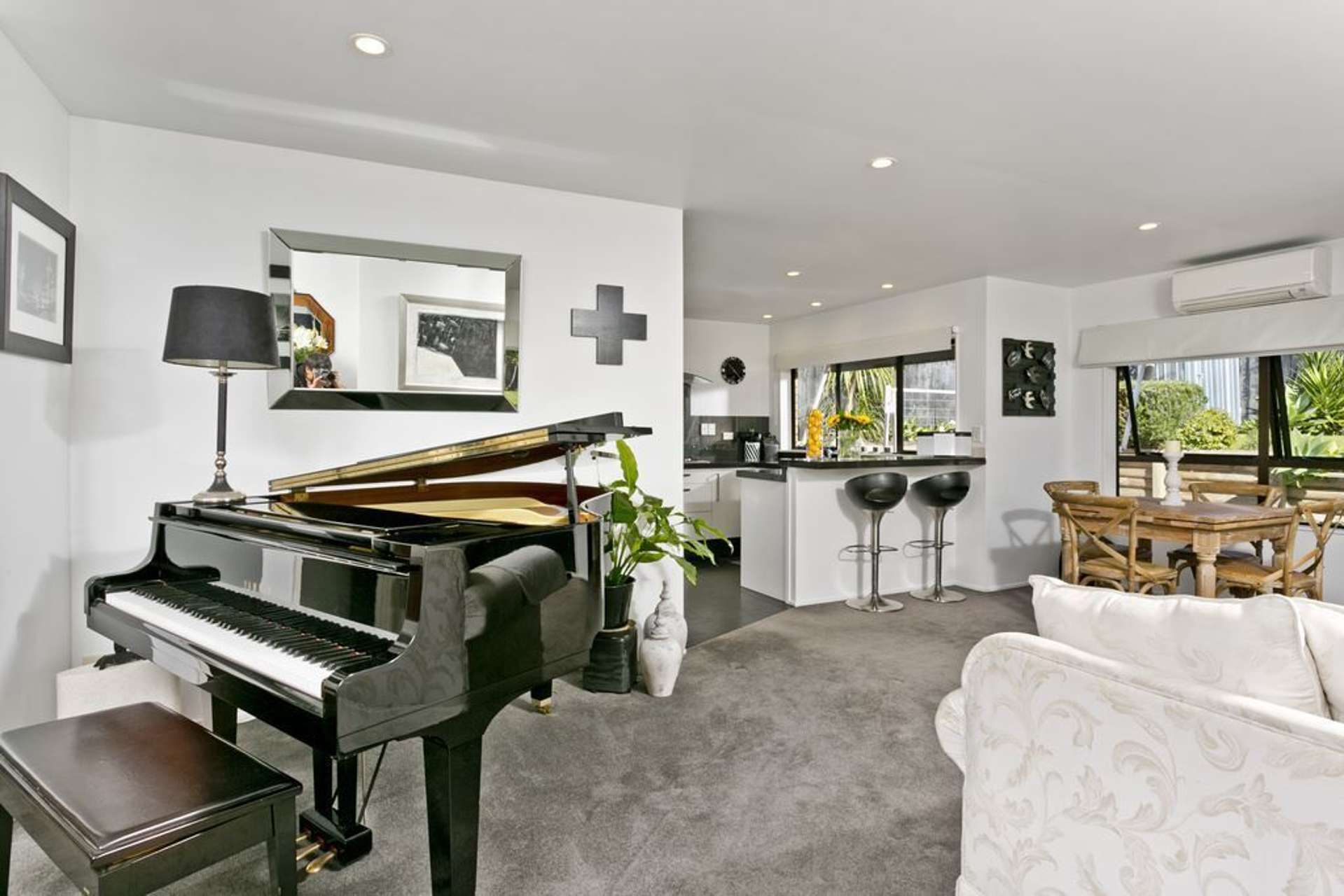 2/7 Seaview Avenue Northcote_0