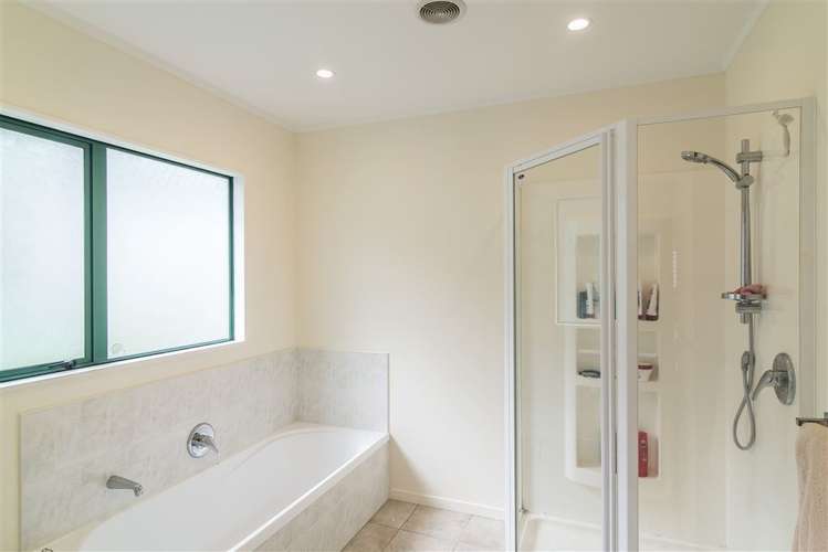 135 Woodman Drive Tawa_13