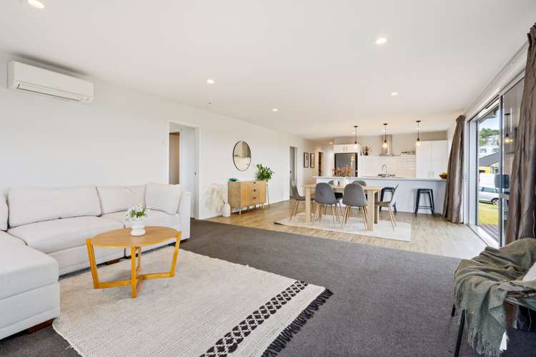 74 Pebble Beach Boulevard Kamo_13