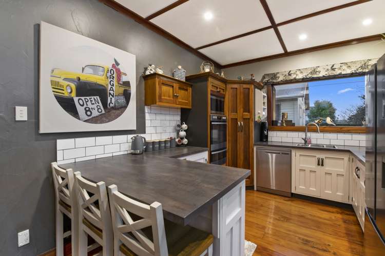 1070 Queen Street East Levin_9