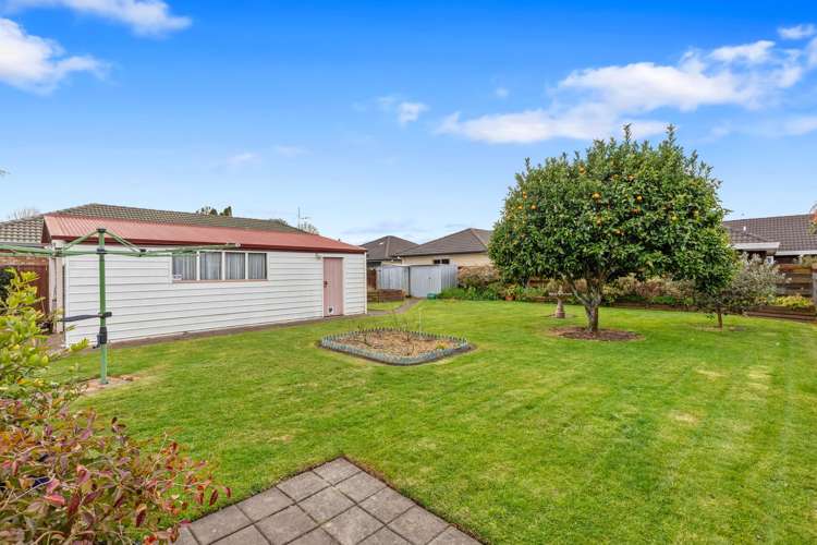 17 Emmett Street Greerton_15