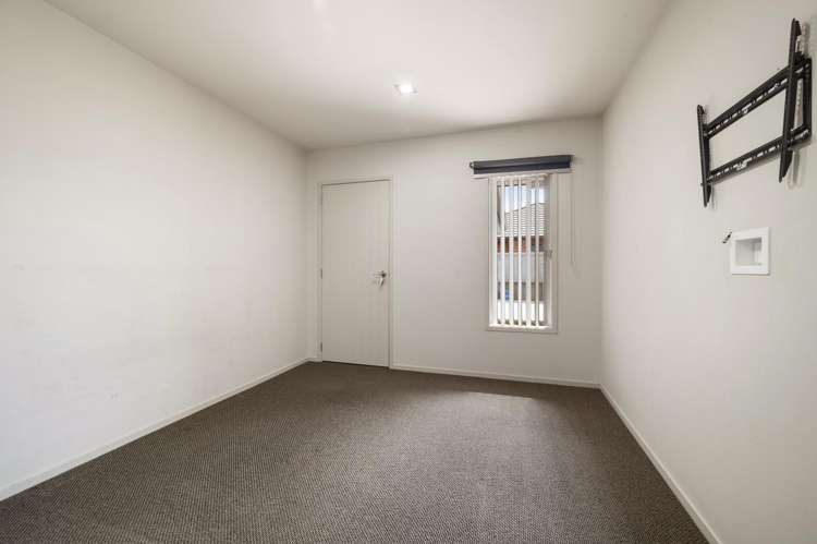 8 Owhatiura Drive Lynmore_11