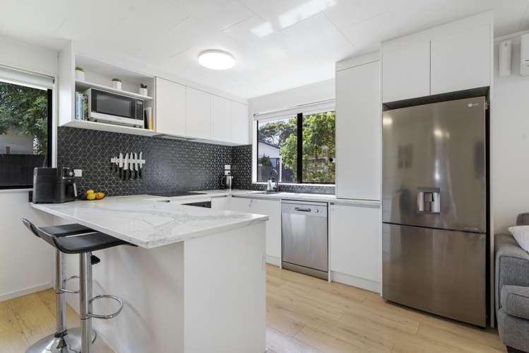 2/63a Colwill Road Massey_7