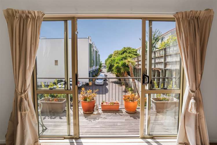 1/14 Ambrico Place New Lynn_5