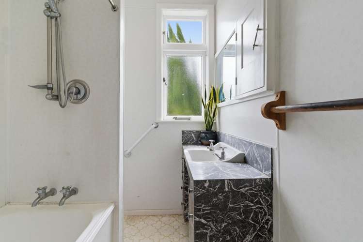 38 Aroha View Avenue Te Aroha_14