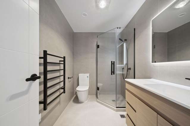 10-12 Clendon Place Manurewa_4