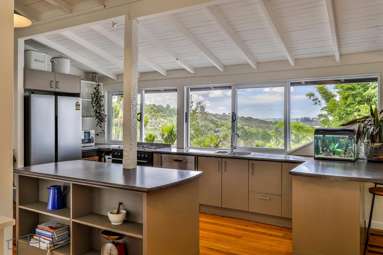 100 Huia Road_4