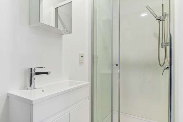 24/14 Ambrico Place New Lynn_16