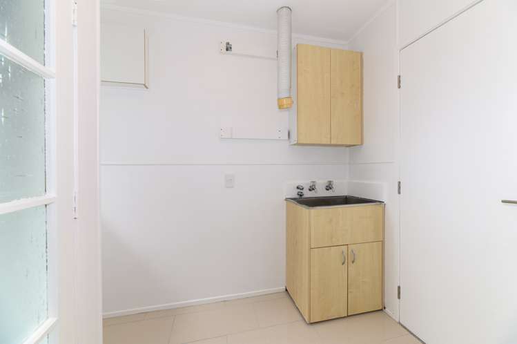 52 Kamara Road Glen Eden_15