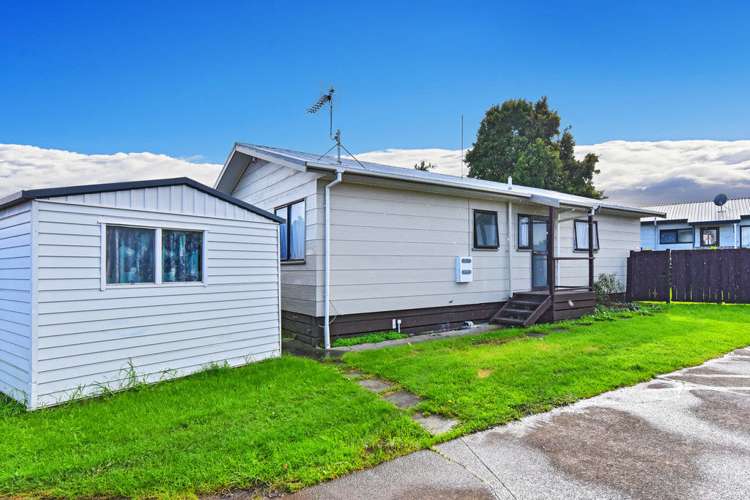 2/98 Shifnal Drive_0