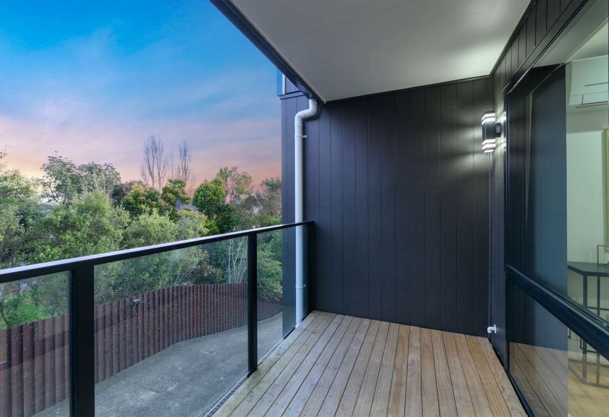 121B-121C New Windsor Road_5