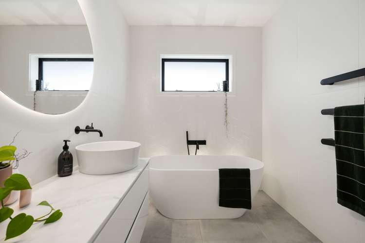 788 River Road Chartwell_12