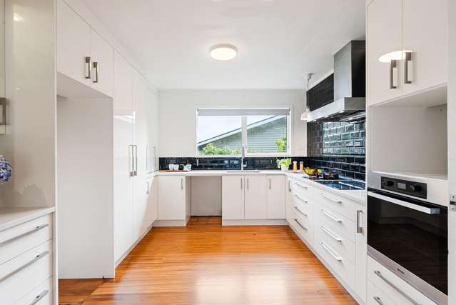 7 Chisbury Street Churton Park_3