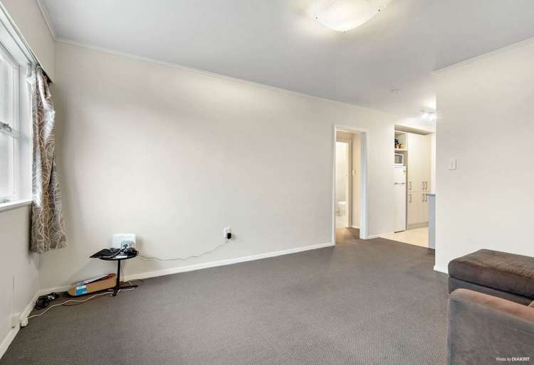4/57A Mountain View Road Morningside_3