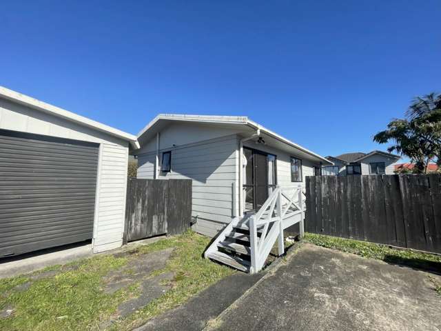 Sunny 2-Bedroom Home in Convenient Blockhouse ...