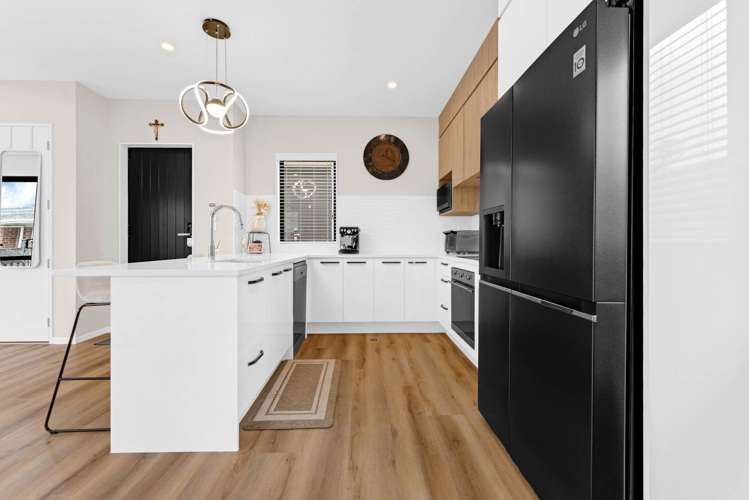 7/10 Newington Road Henderson_7